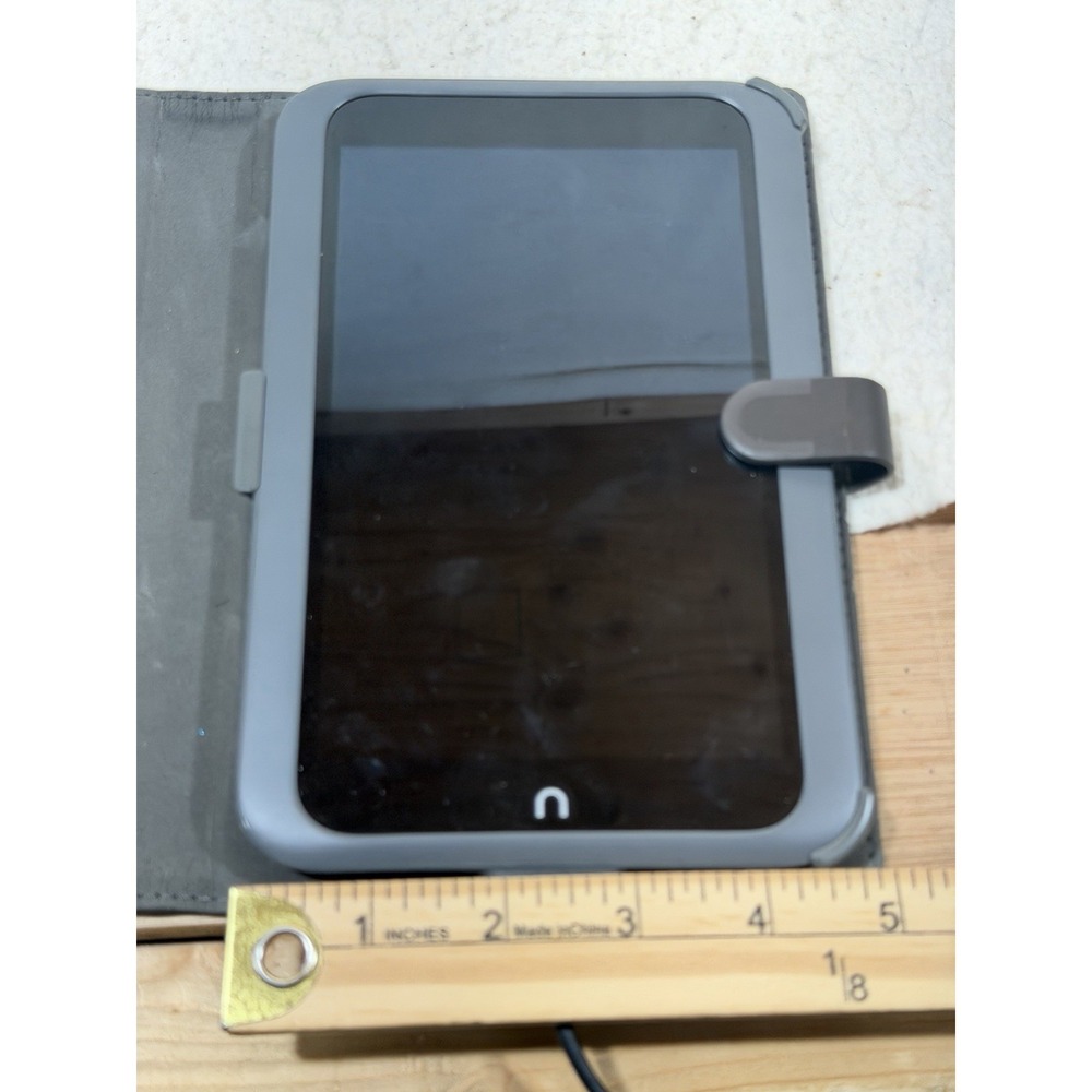 Barnes & Noble Nook HD BNTV400 8GB Tablet eReader With Charger Working Bundle - Picture 4 of 16